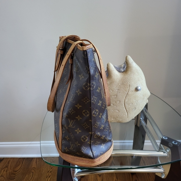 Louis Vuitton Monogram Bucket 27 GM Shoulder Bag.. Authentic,,w/COA... - Picture 2 of 16